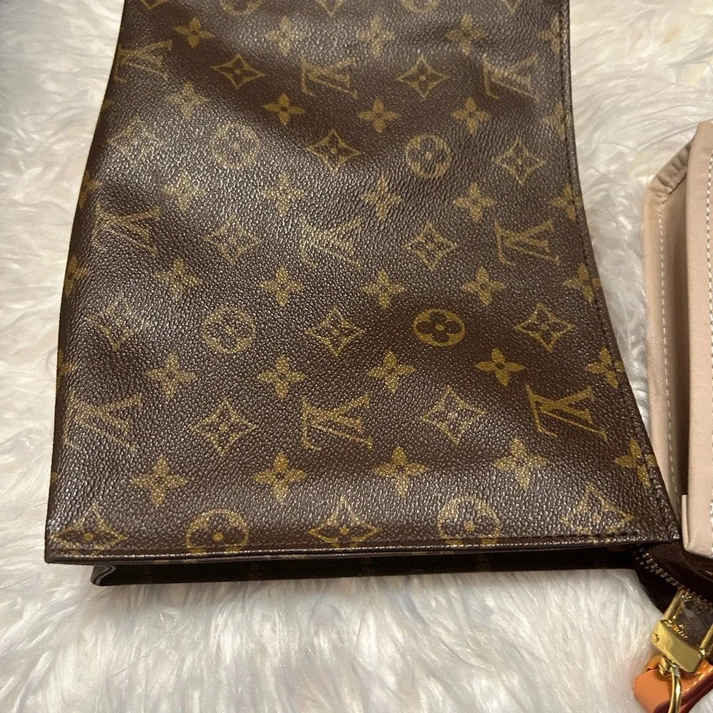 Louis Vuitton Brown Monogram Toiletry Pouch with Insert and Vachetta Strap - Picture 2 of 16